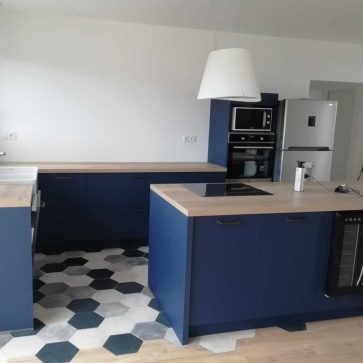 Cuisine avec îlot - Chaumont d'Anjou (2)