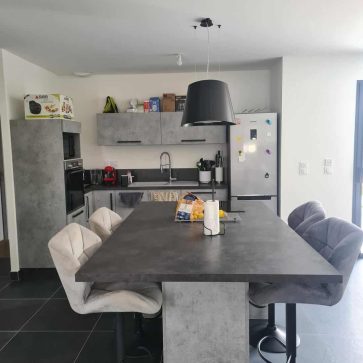 Cuisine avec îlot - La Bernardière (1)